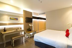 Sea Me Spring Too Hotel