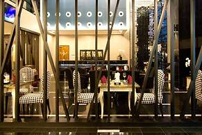 Sea Me Spring Too Hotel