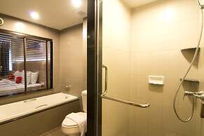 Sea Me Spring Too Hotel