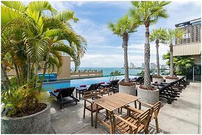 Sea Me Spring Too Hotel