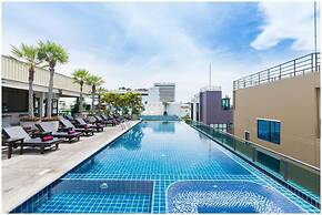 Sea Me Spring Too Hotel