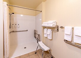 Cobblestone Inn & Suites - Eaton