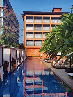 SinQ Party Hotel
