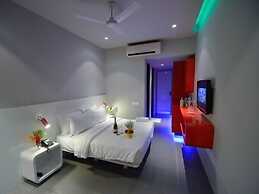 SinQ Party Hotel