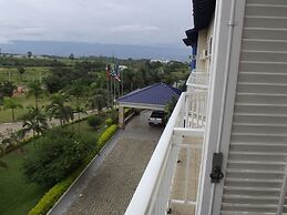 Colonial Plaza Hotel