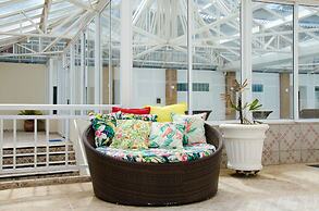 Colonial Plaza Hotel