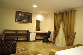 Colonial Plaza Hotel