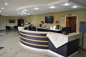 Colonial Plaza Hotel