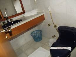 Colonial Plaza Hotel