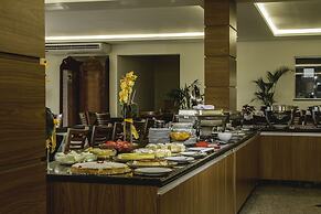 Colonial Plaza Hotel