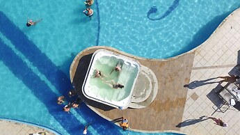 Colonial Plaza Hotel