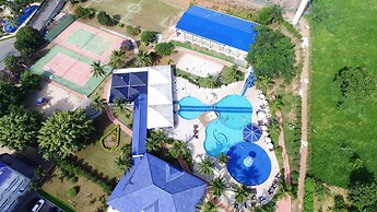 Colonial Plaza Hotel