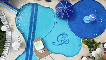 Colonial Plaza Hotel