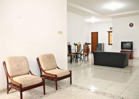 De Nuansa Dago Villa by HouseinBandung