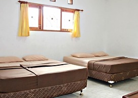 De Nuansa Dago Villa by HouseinBandung