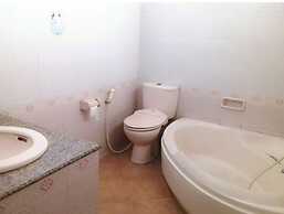 De Nuansa Dago Villa by HouseinBandung