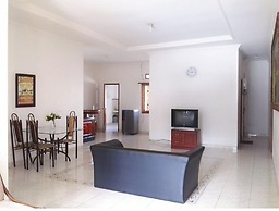 De Nuansa Dago Villa by HouseinBandung