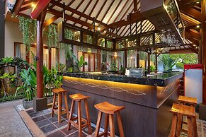 Bali Chaya Hotel Legian