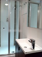 Lyall Apartment Hotel