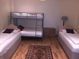 Lyall Apartment Hotel