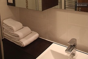 Lyall Apartment Hotel