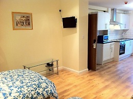 Lyall Apartment Hotel