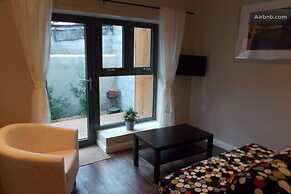 Lyall Apartment Hotel