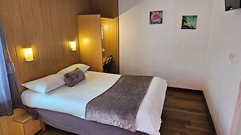 Brit Hotel Essentiel Pau Lescar