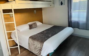 Brit Hotel Essentiel Pau Lescar