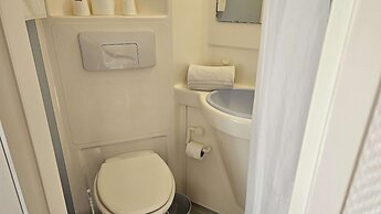Brit Hotel Essentiel Pau Lescar