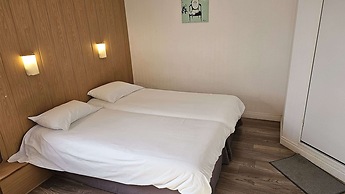 Brit Hotel Essentiel Pau Lescar