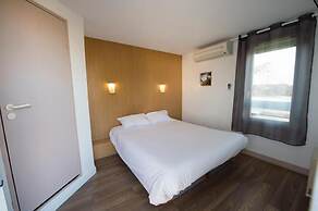 Brit Hotel Essentiel Pau Lescar