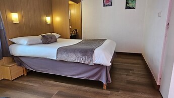 Brit Hotel Essentiel Pau Lescar