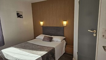 Brit Hotel Essentiel Pau Lescar