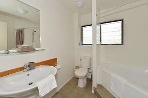 Waterfalls Estate - Motel & Campground