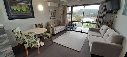 Waterfalls Estate - Motel & Campground