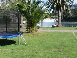 Waterfalls Estate - Motel & Campground