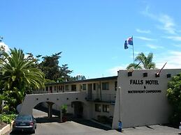 Waterfalls Estate - Motel & Campground