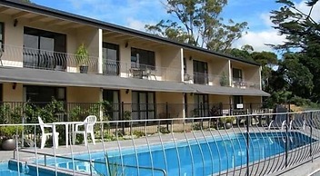 Waterfalls Estate - Motel & Campground