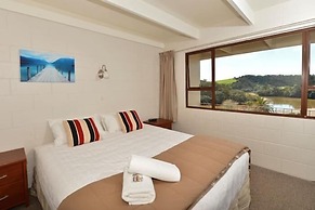 Waterfalls Estate - Motel & Campground