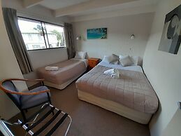 Waterfalls Estate - Motel & Campground