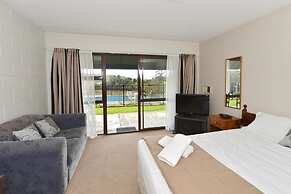 Waterfalls Estate - Motel & Campground