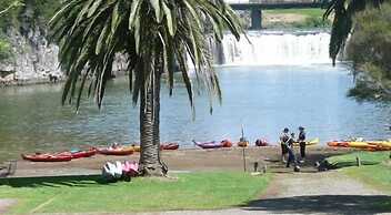 Waterfalls Estate - Motel & Campground