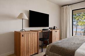 Astoria Crest Hotel