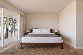 Astoria Crest Hotel