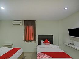 OYO 2574 Z Suites Hotel