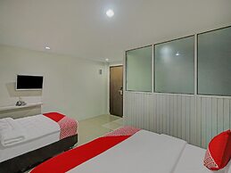 OYO 2574 Z Suites Hotel