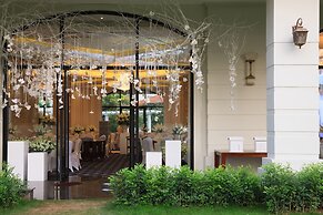 Elegant Suites Westlake