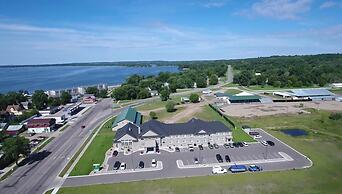 GrandStay Hotel & Suites