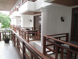 Giulius Boracay Italian Resort